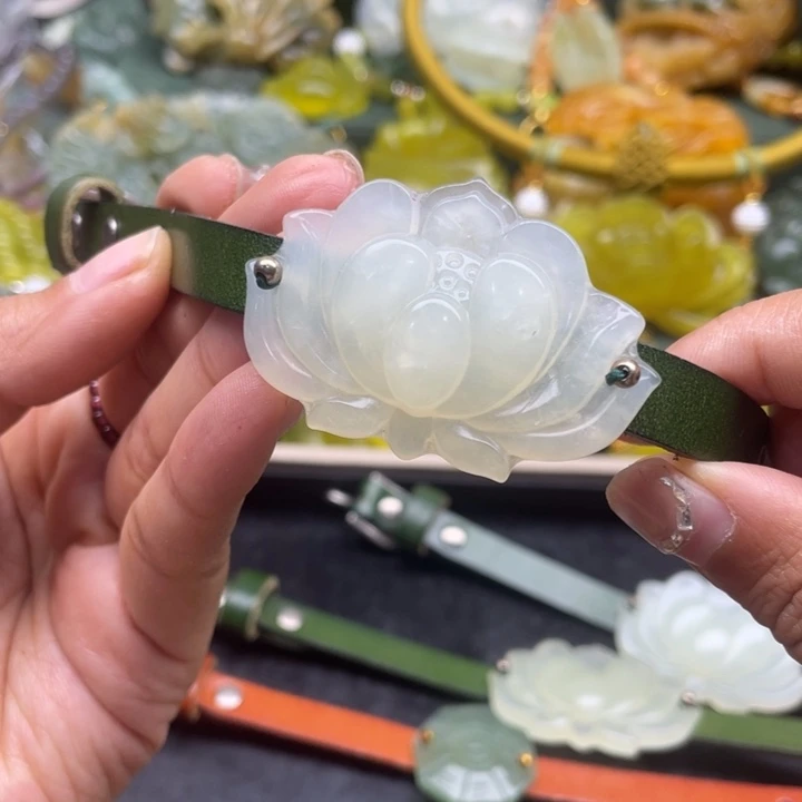 蛇纹石玉未镶嵌吊坠