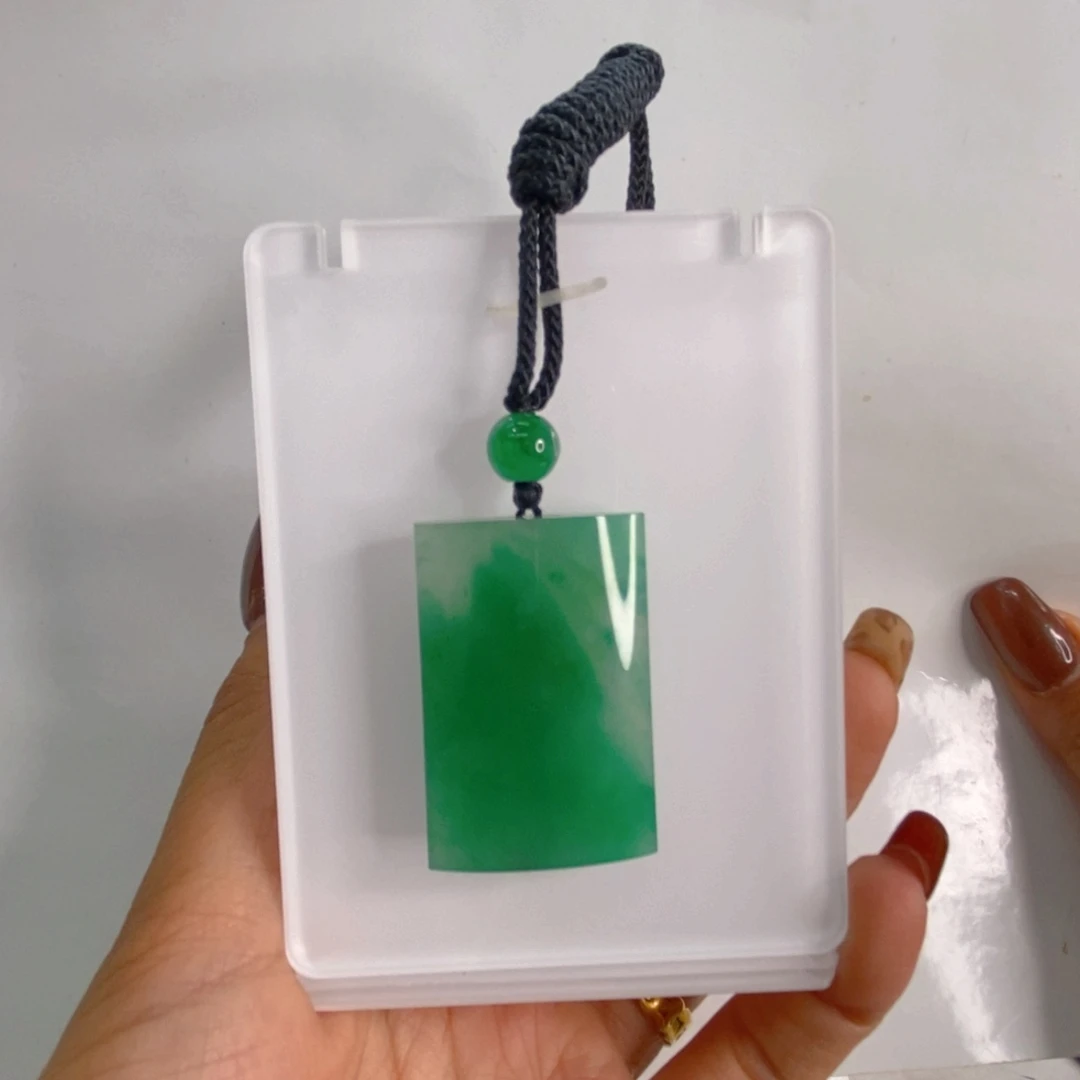 颈饰未镶嵌石英质玉