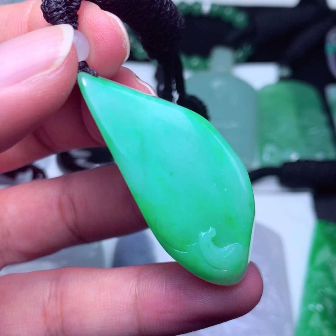 颈饰未镶嵌翡翠天然A货翡翠
