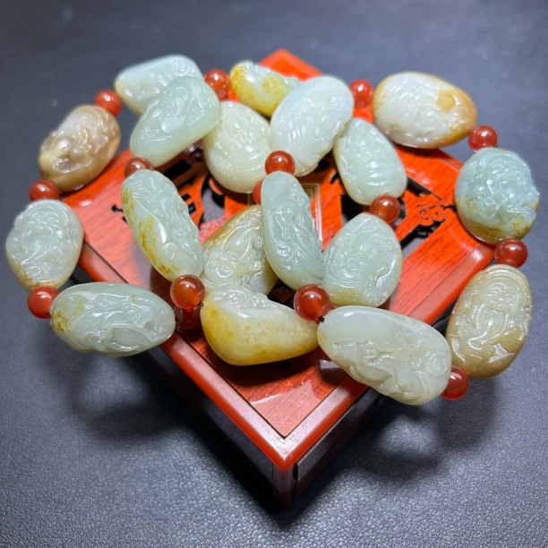 新疆和田玉 财神手串 六颗 一物一证支持复检 拍一发一多样性发货