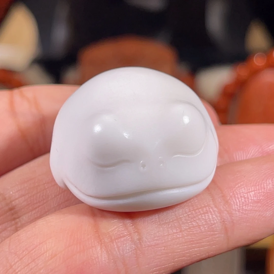 玛瑙/玉髓未镶嵌三足蛙饼28.6*27.9*16.6mm