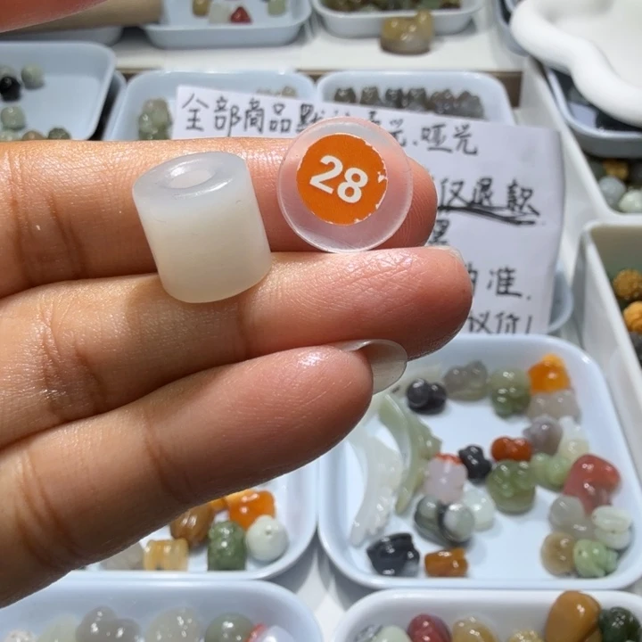 和田玉未镶嵌珠宝奇石