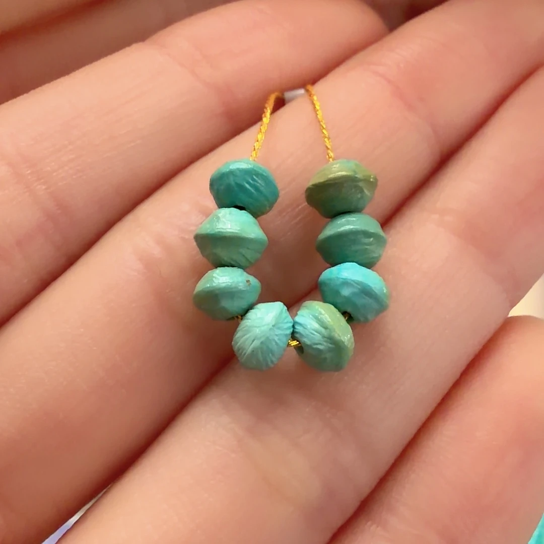 绿松石未镶嵌颈饰