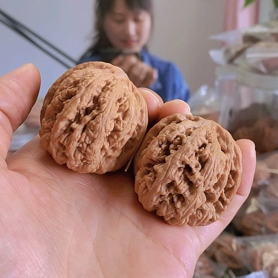 【闪购商品】把件文玩核桃42粗筋红皮