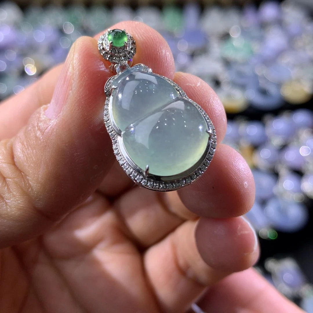 翡翠吊坠(不含链)18K金镶嵌