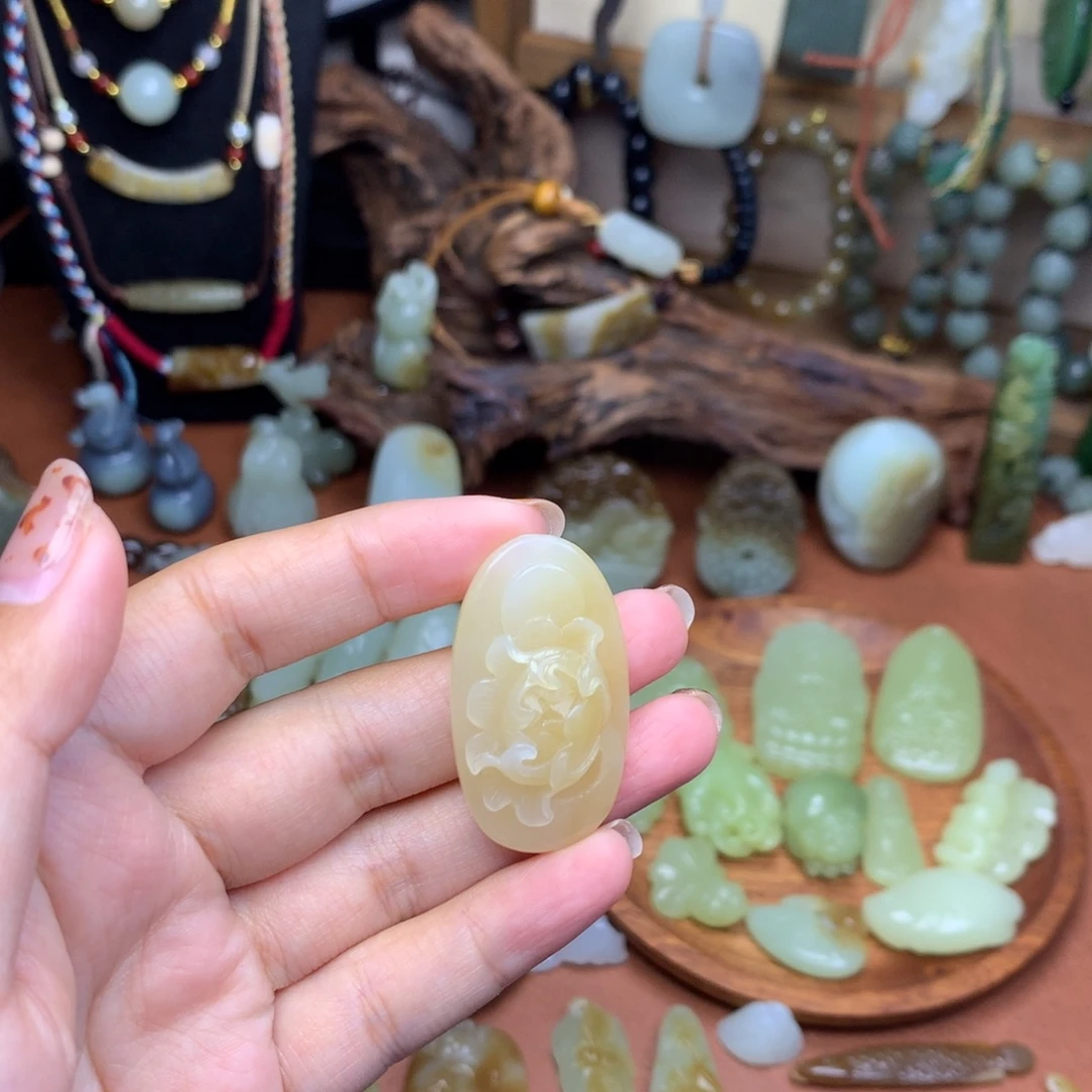 和田玉未镶嵌挂件