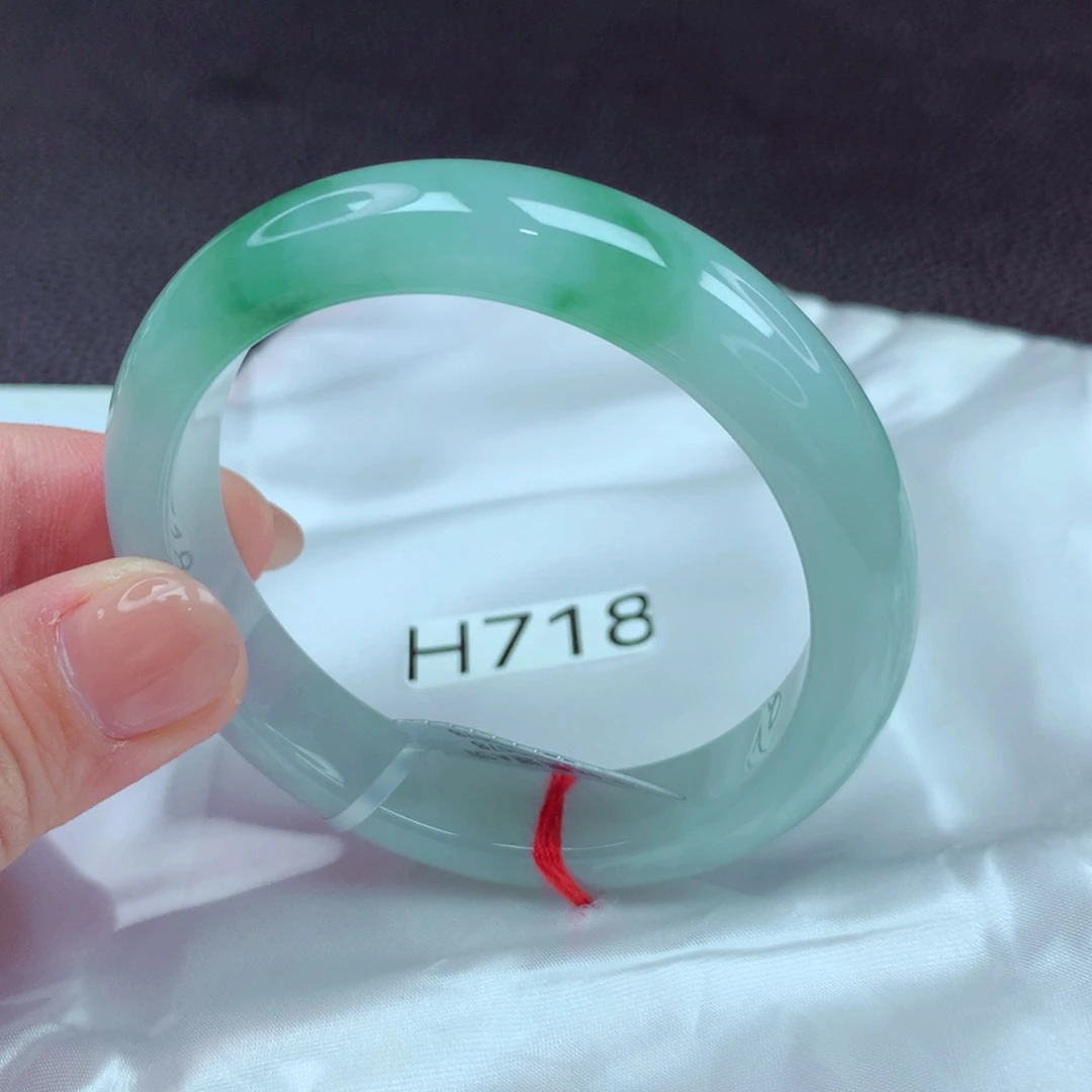 翡翠手镯未镶嵌手镯88