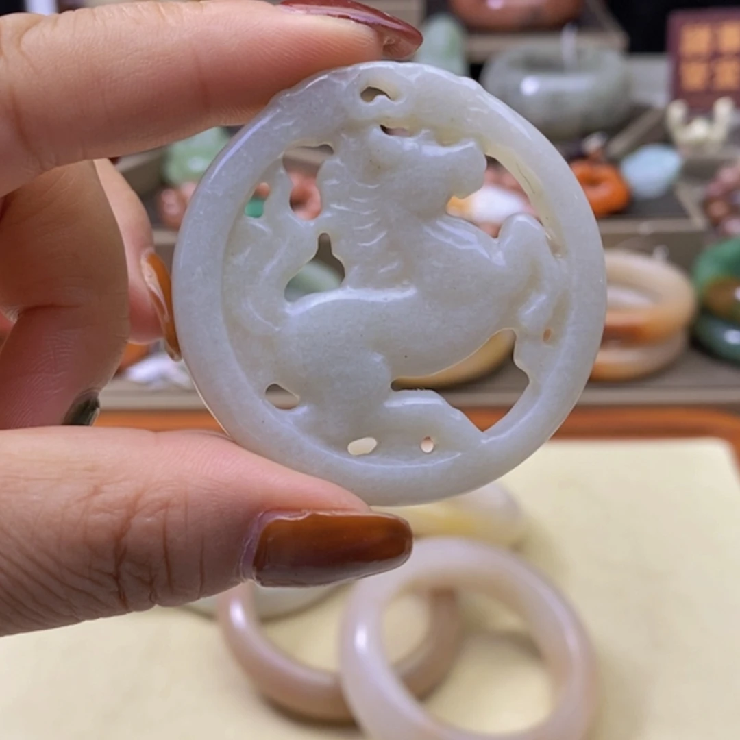 【闪购商品】未镶嵌手镯石英岩玉
