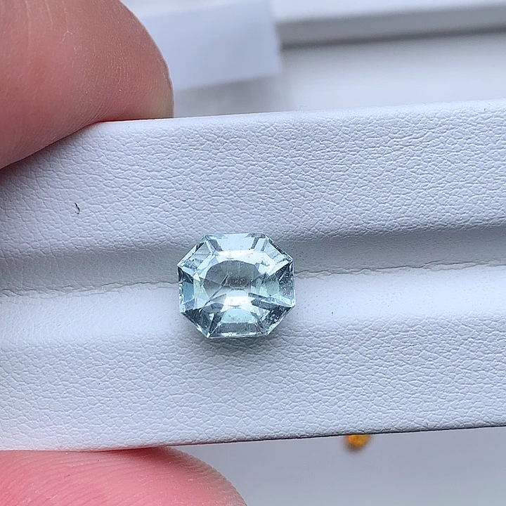 E***a海蓝宝石裸石天然