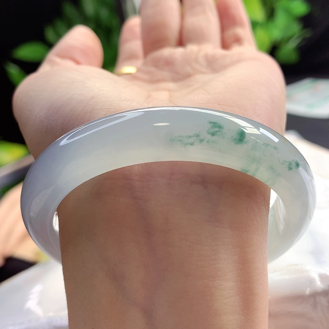 未镶嵌手镯翡翠57-58圈口冰透飘花带洒金冒寒光12号