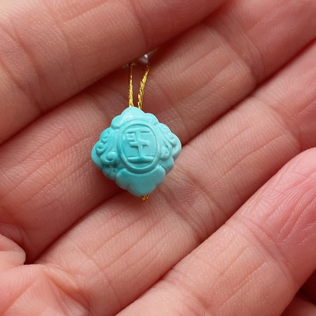 绿松石颈饰未镶嵌