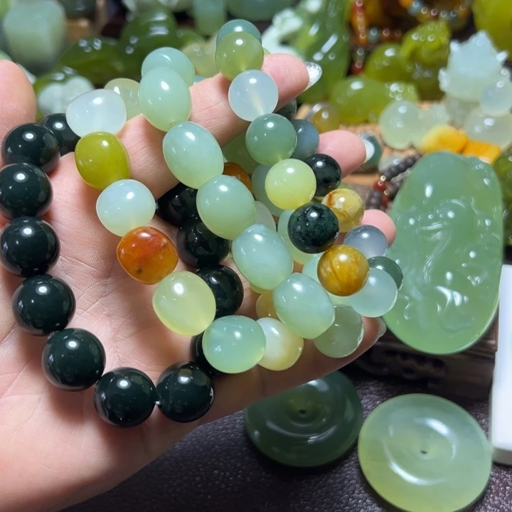 未镶嵌蛇纹石玉手链