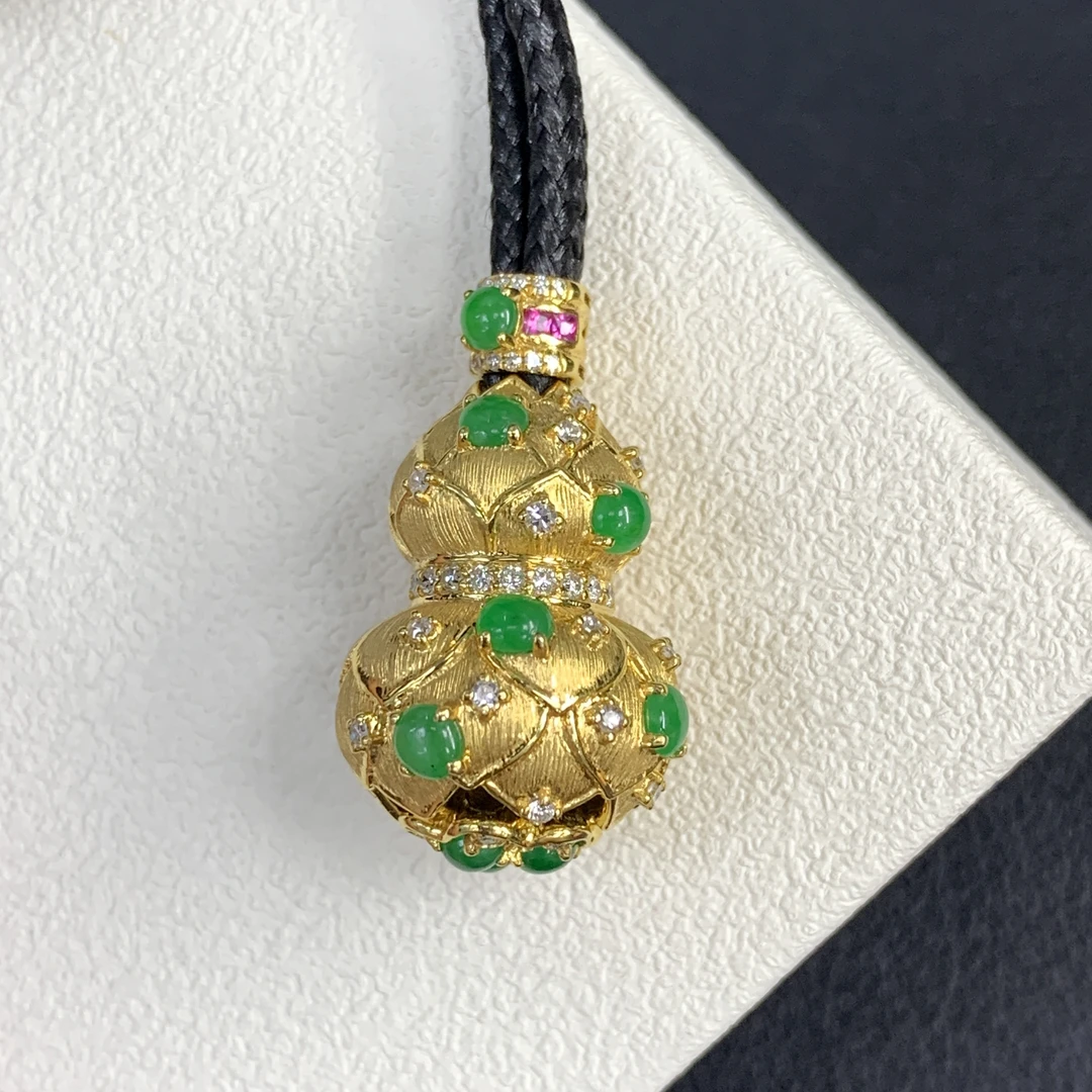 新品推荐·18k金冰种阳绿蛋面翡翠玉石缅A吊坠葫芦重金设计款