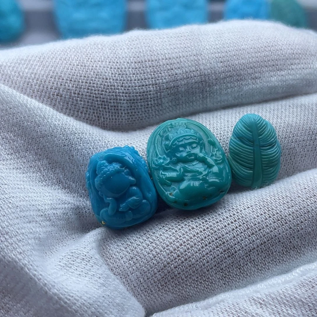 绿松石未镶嵌珠宝奇石