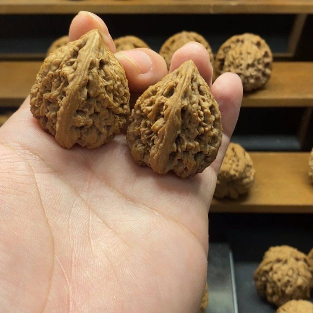 文玩核桃把件南疆石35高炮