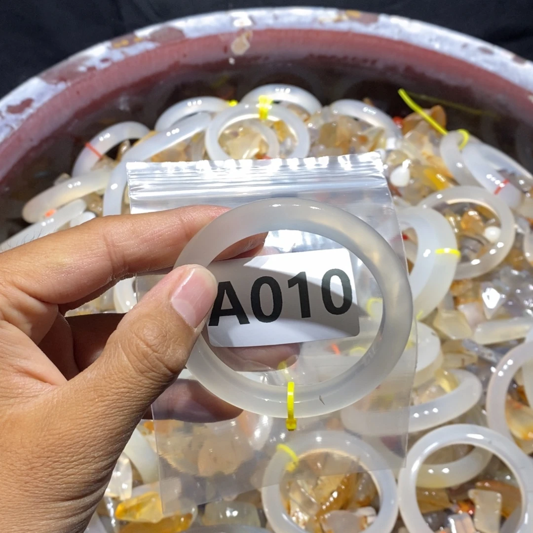 ꧁***꧂玛瑙/玉髓未镶嵌手镯