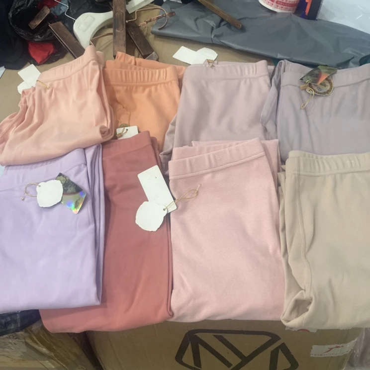 女士特价微瑕疵秋裤；拍一发二