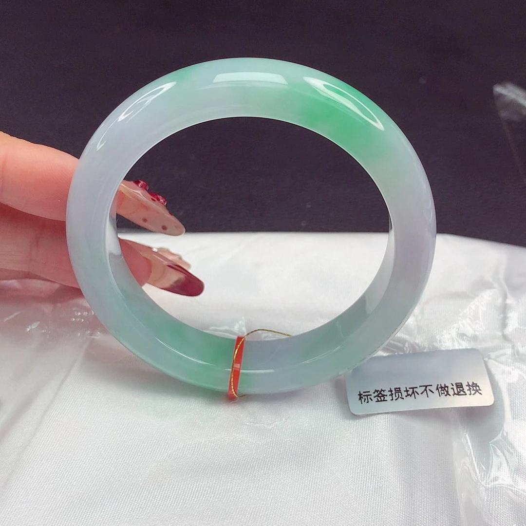 翡翠手镯未镶嵌55圈655