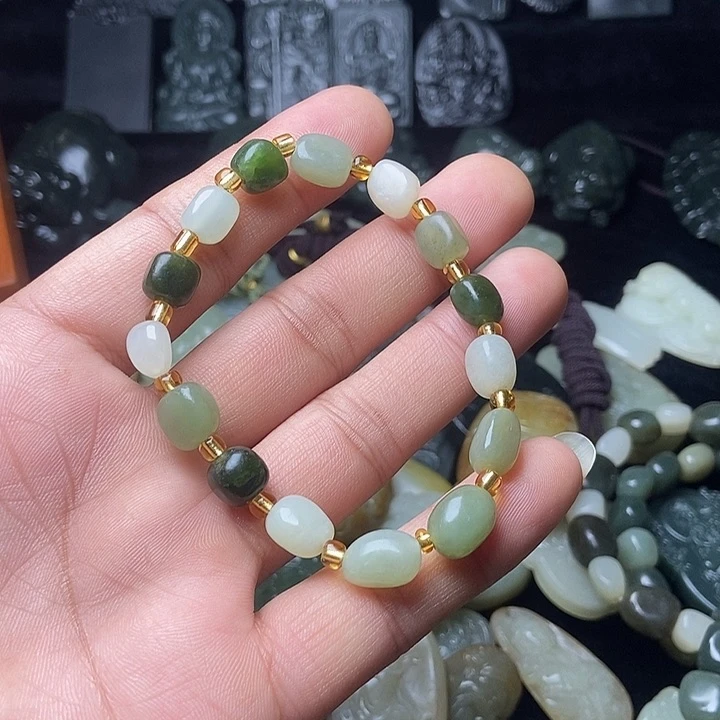 颈饰未镶嵌和田玉