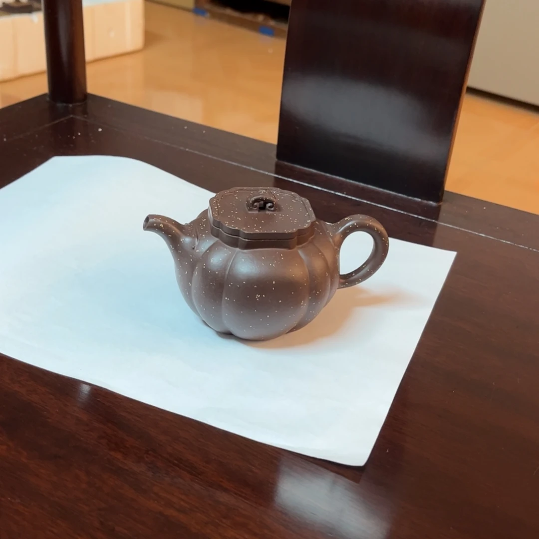乐***天紫砂茶壶太极如意全手工铺砂