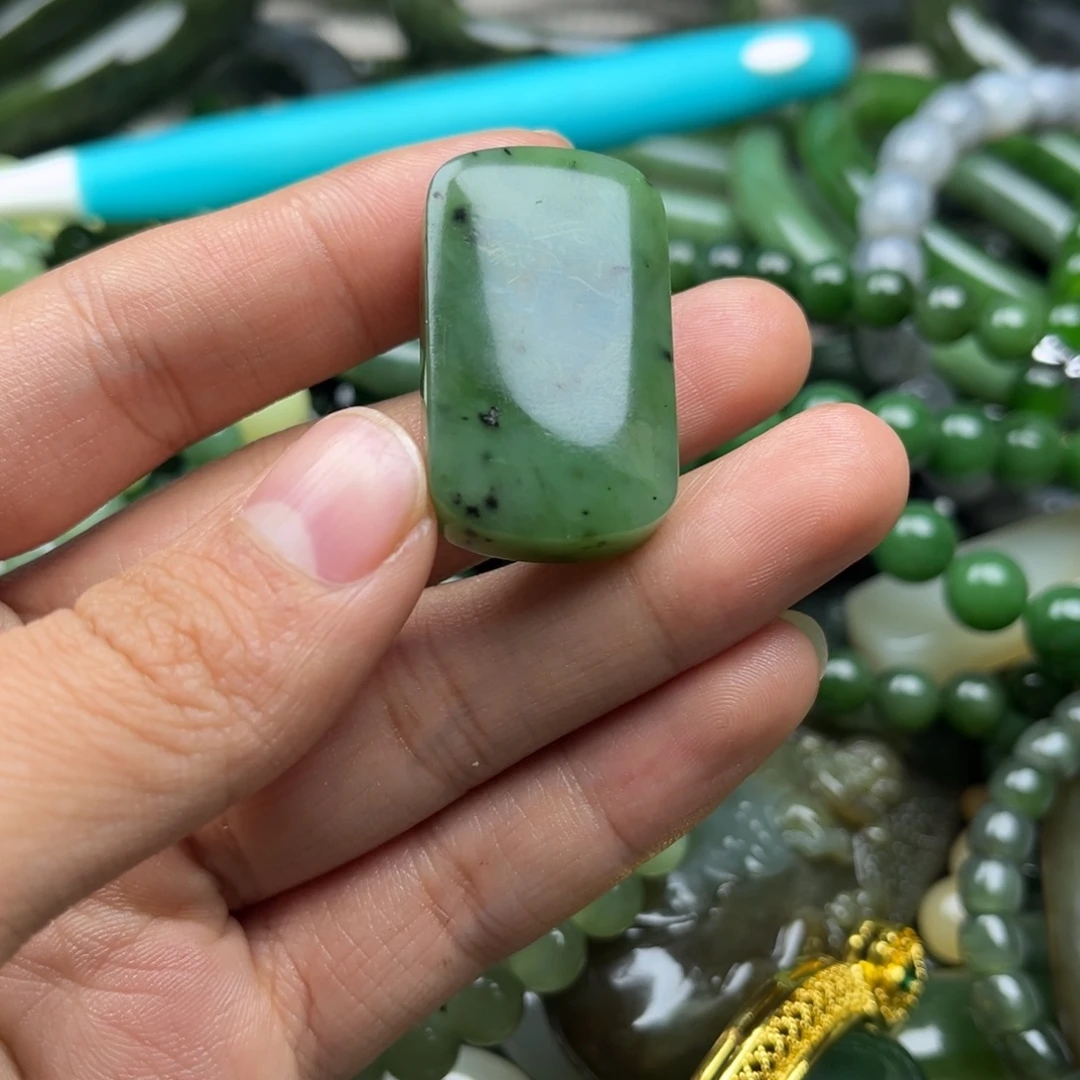 和田玉（碧玉）未镶嵌颈饰