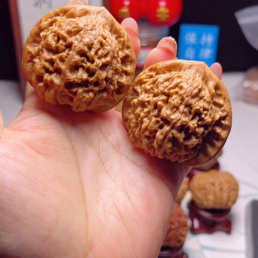 文玩核桃吊坠肉麒麟官帽