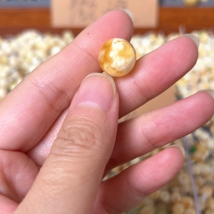 蜜蜡未镶嵌裸石12.8mm一个