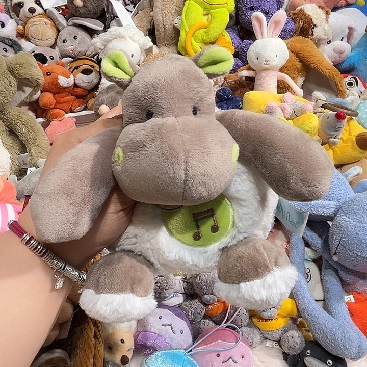 毛绒玩偶八音盒哈哈哈