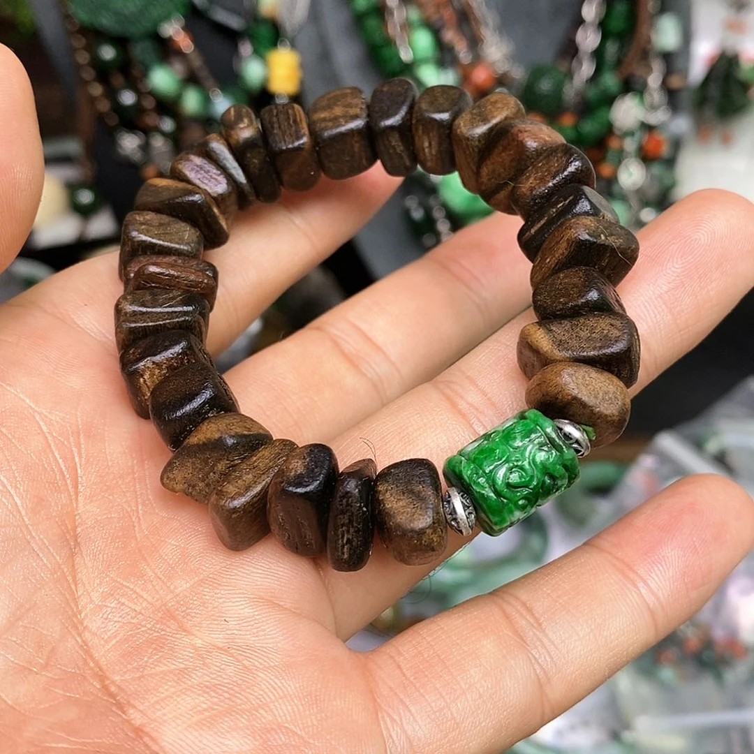 未镶嵌手链翡翠漂亮美眉