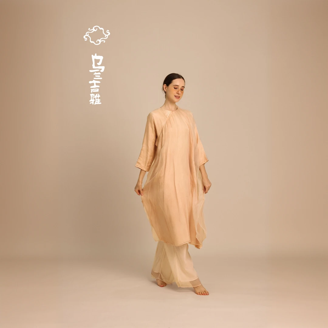 乌兰吉雅 原创设计高端女装茉颜长裙