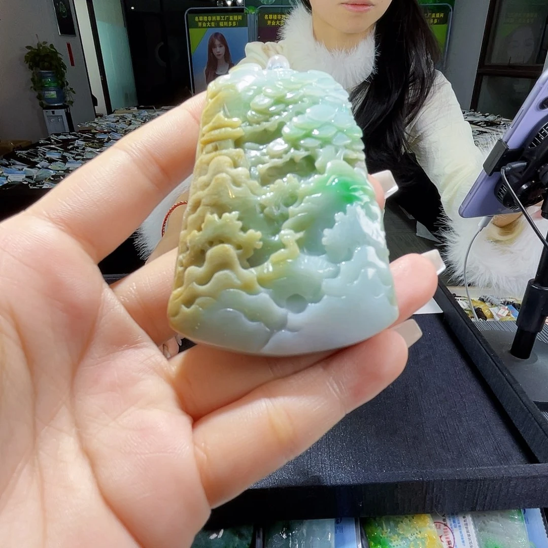 颈饰未镶嵌翡翠一