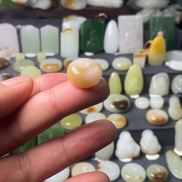 和田玉（糖玉）未镶嵌车挂