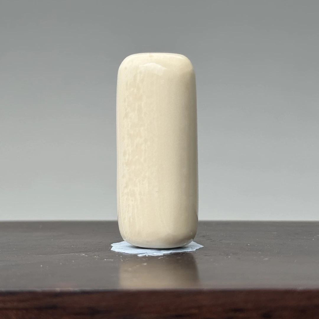 DEZHI/德志34*14*12mm8.1g无事牌吊坠天然猛犸牙默认打孔绑绳C679