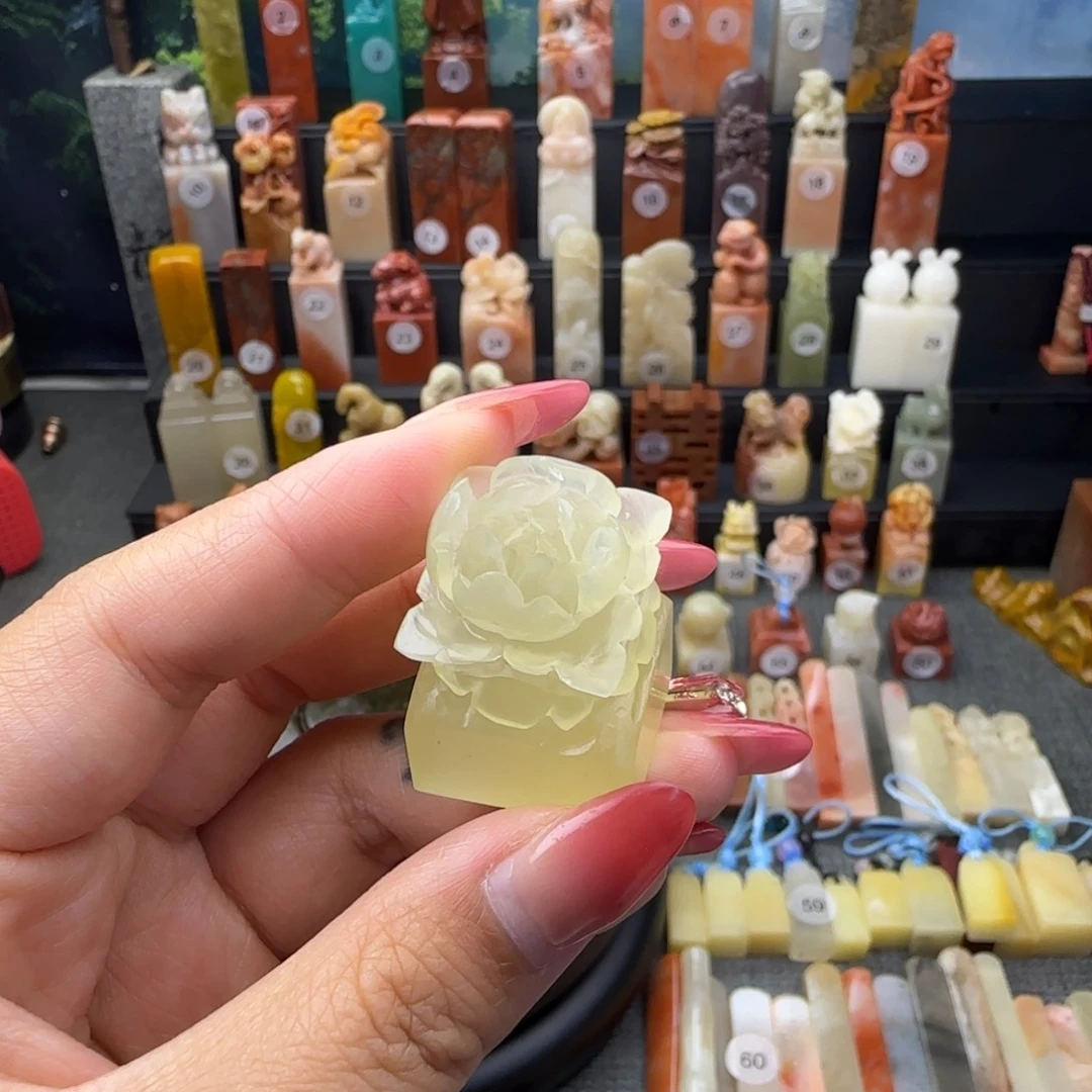 寿山石印石丹东精牡丹