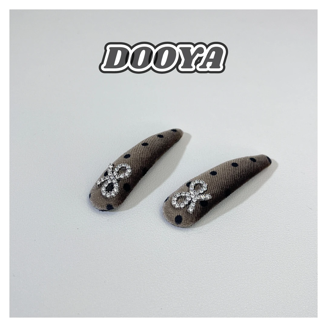 芽怼怼 韩国气质棕色丝绒波点蝴蝶结简约掰掰夹百搭 03911