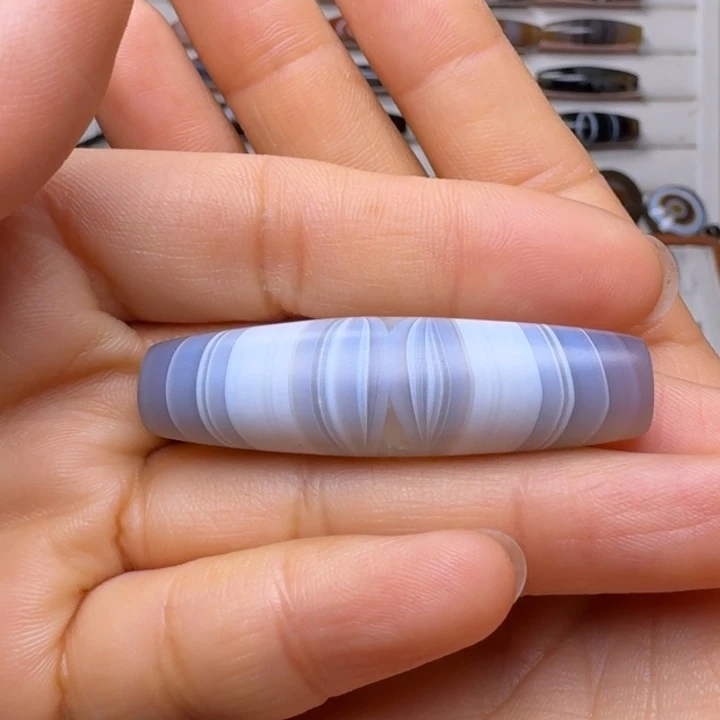 玛瑙/玉髓颈饰未镶嵌极*