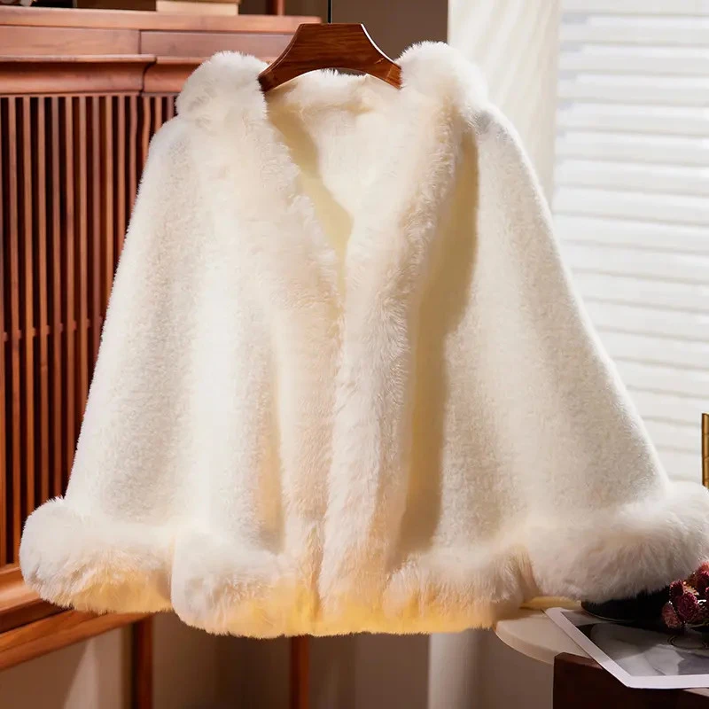 白色毛披肩2025冬新娘婚纱礼服斗篷毛外套保暖加厚大披风斗篷外搭