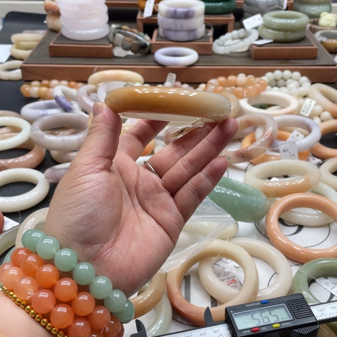 水****石英质玉手镯未镶嵌