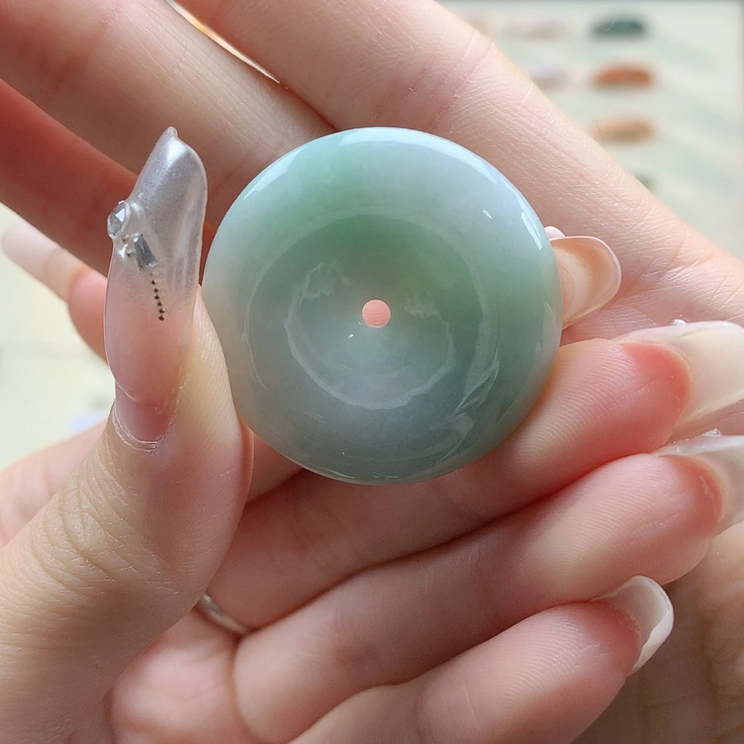 未镶嵌戒指翡翠有瑕疵