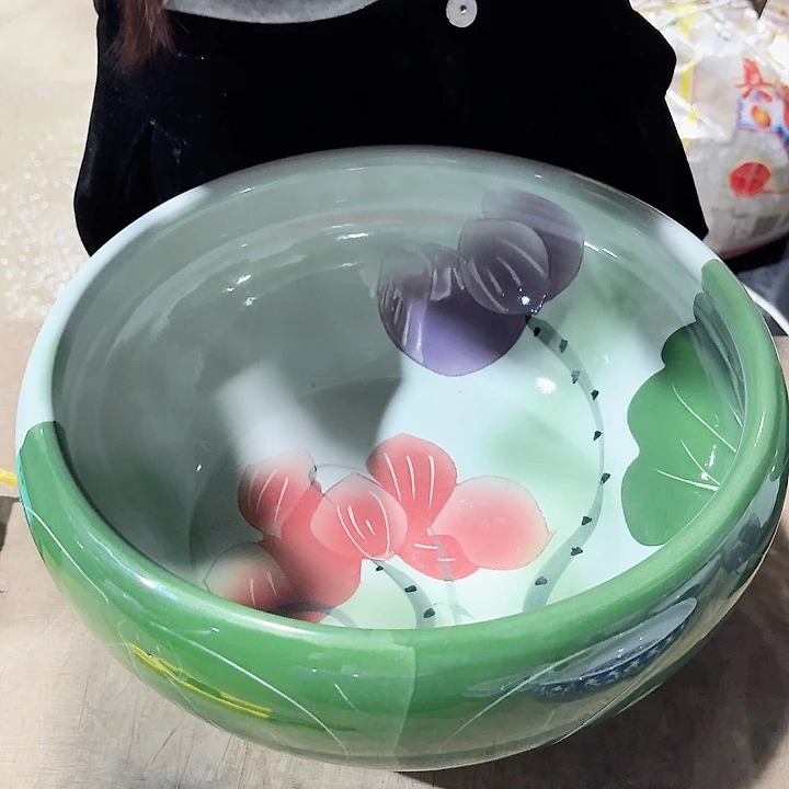 瓷片口径32厘米 高度14厘米