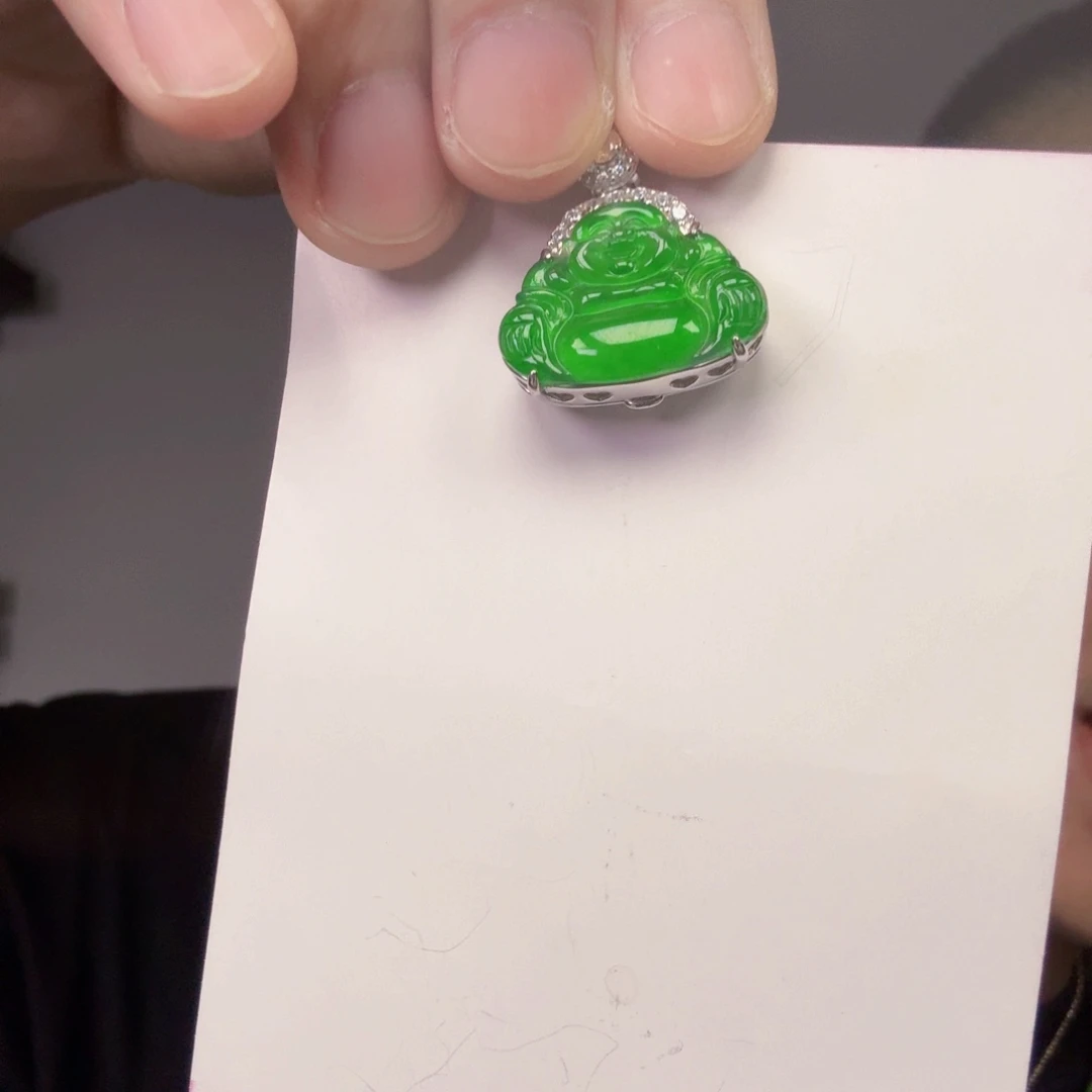 颈饰未镶嵌翡翠一件