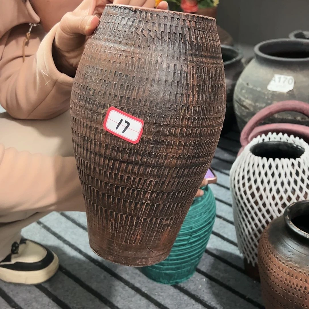 红陶瑕疵红色瓶底部窑裂17