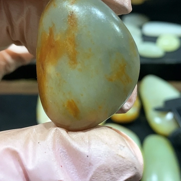 未镶嵌和田玉（糖玉）挂件