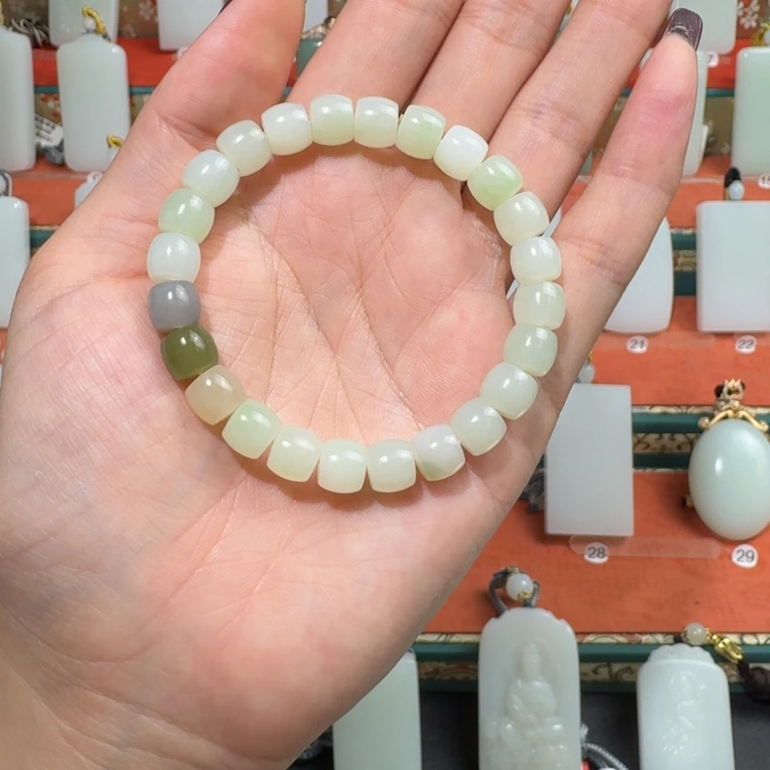 风***时和田玉未镶嵌颈饰