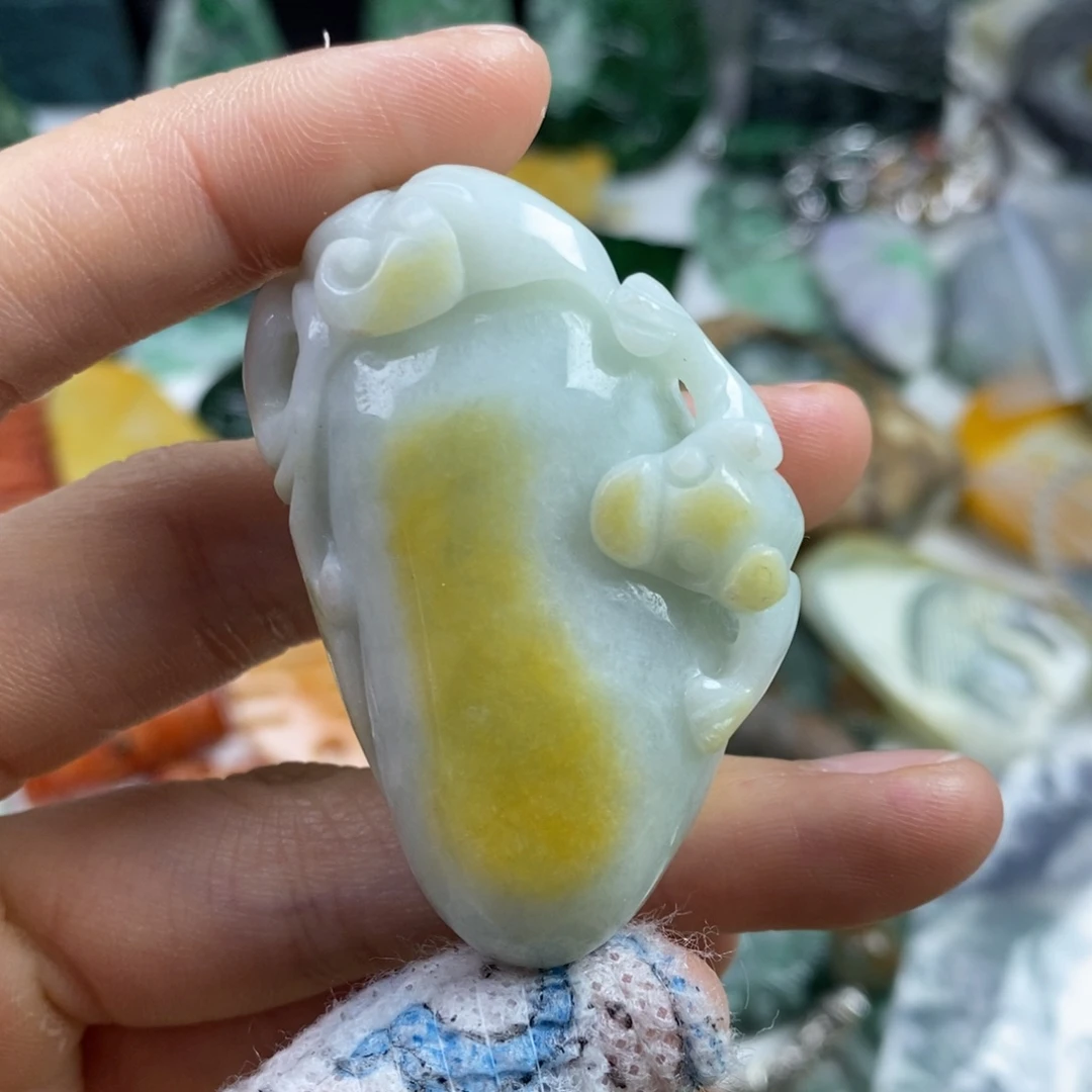 翡翠颈饰未镶嵌吊坠