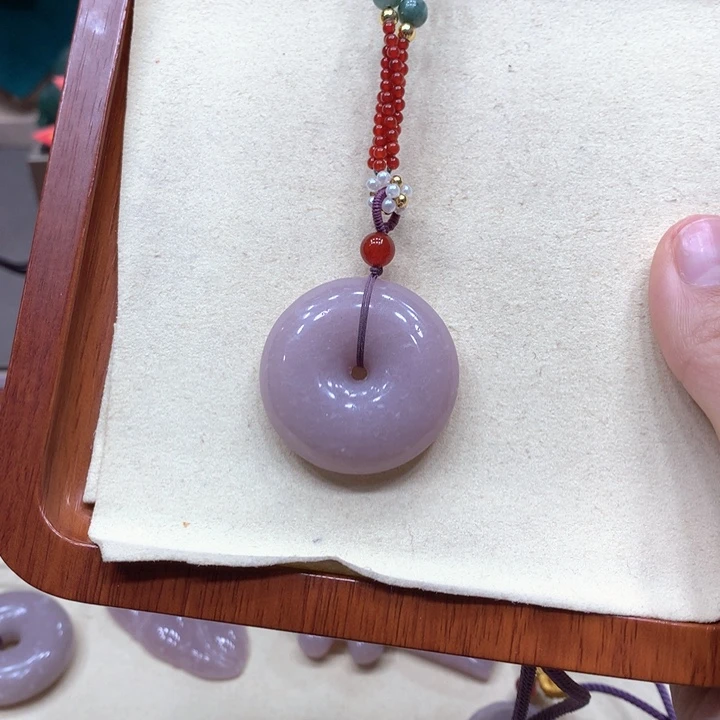 石英质玉颈饰合金@*?