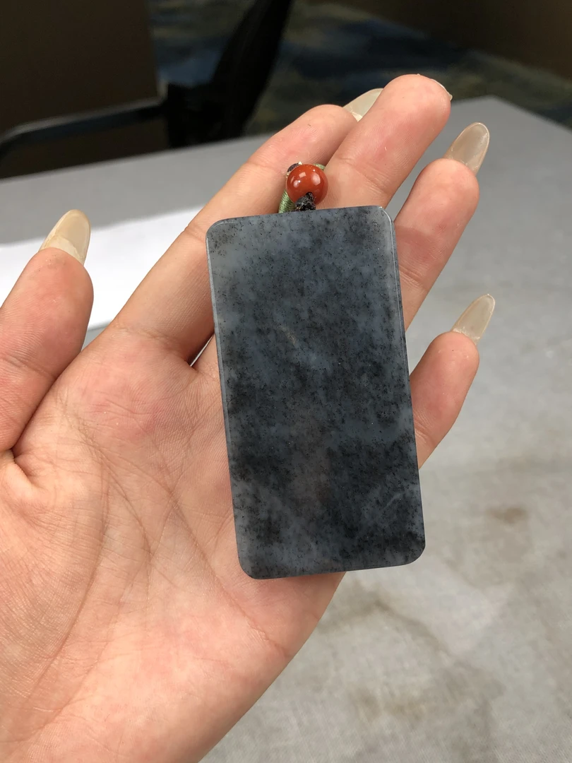 天然和田玉吊坠时尚