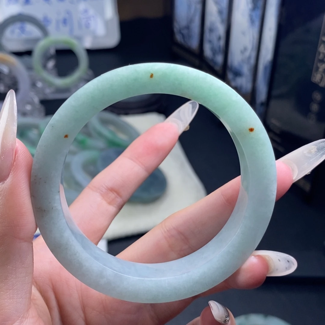 榕***德未镶嵌正圈定制翡翠
