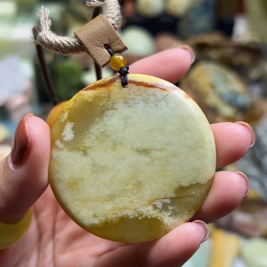 岫玉未镶嵌颈饰花玉玉血管无事牌