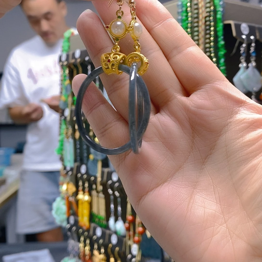 未镶嵌翡翠耳饰翡翠